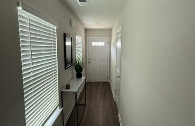 Charming 3 Bedroom 2 Bath Home in Hopkins with Modern Amenities & Community Perks ~ Minutes To Fort Jackson & Shaw Air Force Base ~ INTERNET INCLUDED! Gallery 4