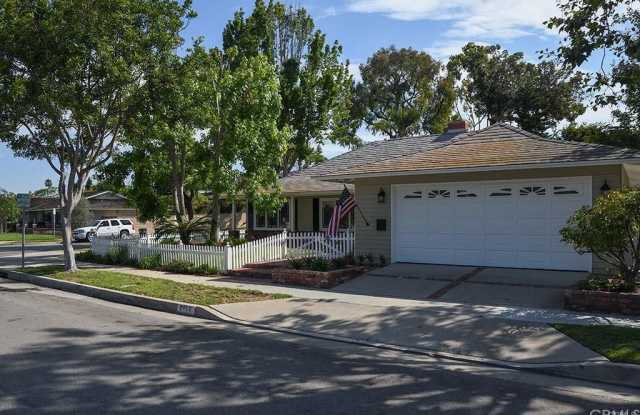 2126 Aralia Street Gallery 2