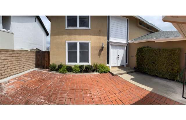 6921 Via Carona Drive Gallery 3