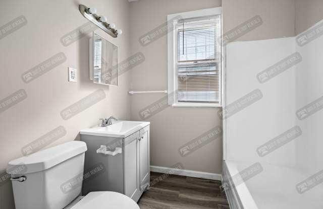 5571 Fairview St Gallery 4