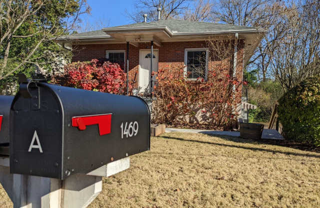 2 Bedroom 1 Bath in Prime Location Gallery 3