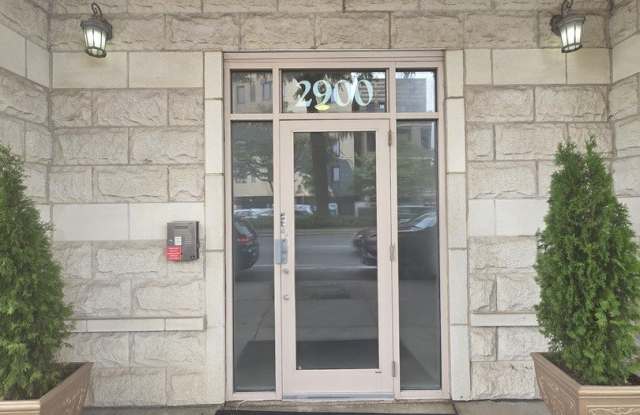 2900 W Irving Park Road Gallery 1