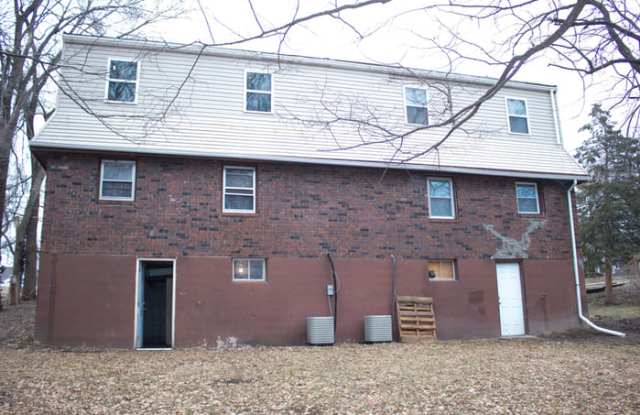 1502 South Home Avenue Gallery 2