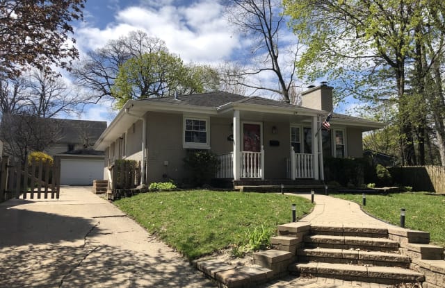 115 East Washington Avenue - 115 East Washington Avenue, Lake Bluff, IL 60044