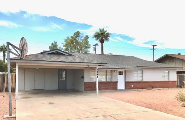 Newly Remodeled Modern 4 Bedroom 2 Bathroom Home! photos photos