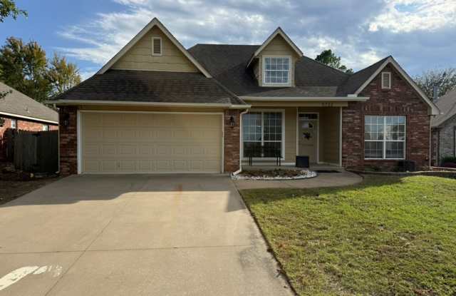 FOR LEASE!!! Gallery 1