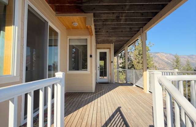 3 Bedroom Lower unit with Beautiful Lake Chelan Views Gallery 4