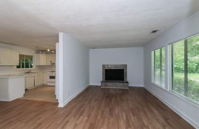 2196 Plymouth Lane Gallery 2