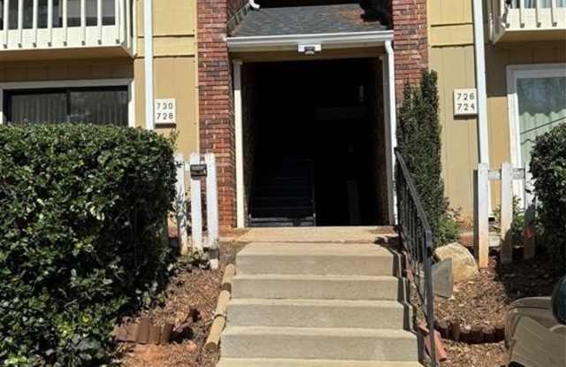 728 HANOVER Lane SE photos photos