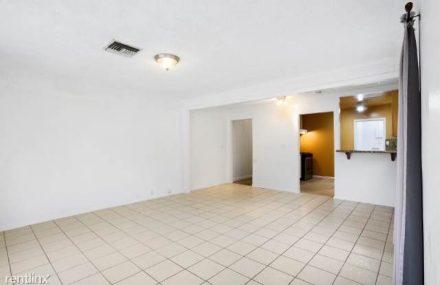 1445 N. Grand Oaks Ave. Gallery 4