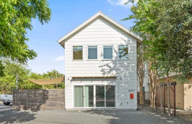 UT PRE-LEASE: Newly Constructed in 2014: 6 bed / 4 bath, North Campus, Parking, Wood Floors, W/D Gallery 1