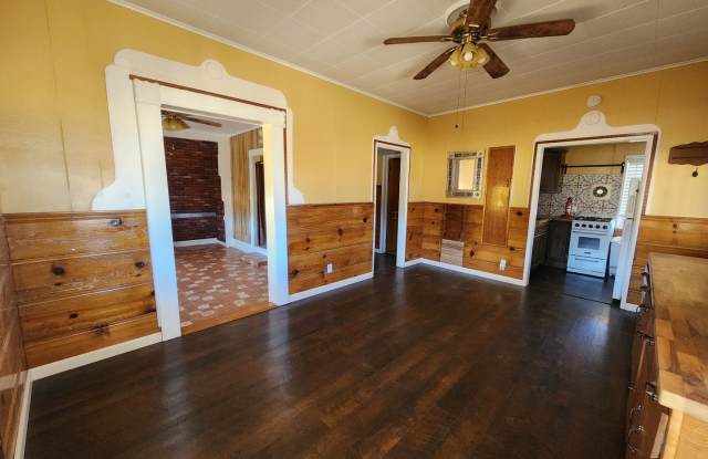 Cute and Unique 2 bedroom/2 bathroom home Gallery 4