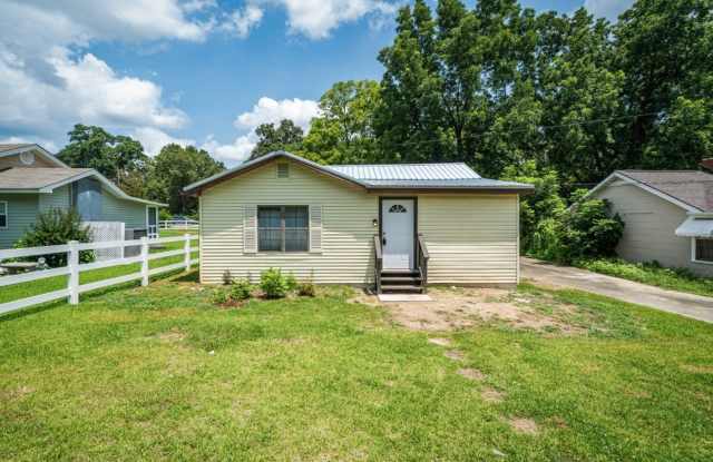 Stunning Renovated 3BR/2BA Home – Move-In Ready! photos photos