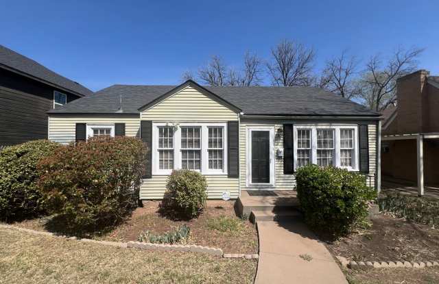 Pre leasing or Available now 3/2 in Heart of Lubbock! photos photos