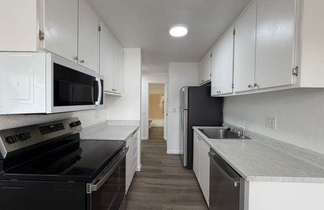 1 Bedroom 1 Bath Peckham Gardens Apartment - Reno Gallery 1