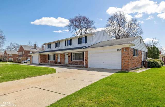 1007 Vernier Road Gallery 1