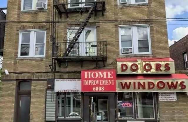 6008 KENNEDY BLVD photos photos