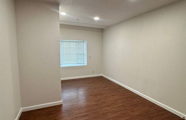2 bedroom Single House in Denver, Montclair neighborhood Gallery 4