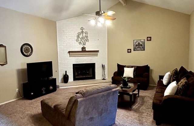 2237 Valleyview Boulevard Gallery 4