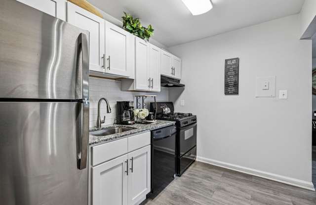 North Hills Apartments Gallery 3