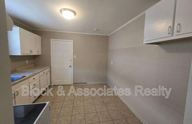 1605 Pichard St. Gallery 3