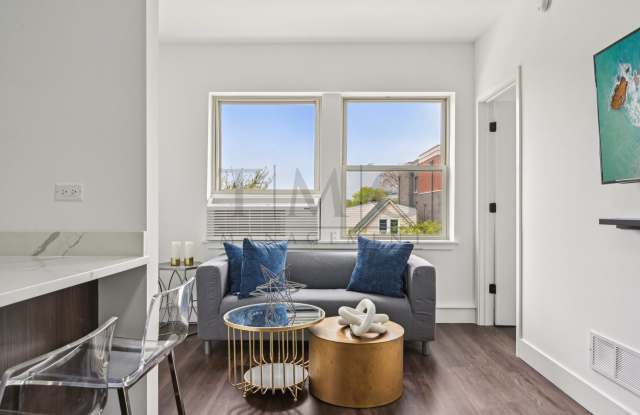 Contemporary Andersonville 1 Bed! photos photos