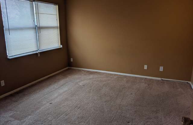 814 Lakeview Dr Gallery 3