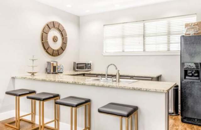 6567 Bluff Springs Rd Gallery 3