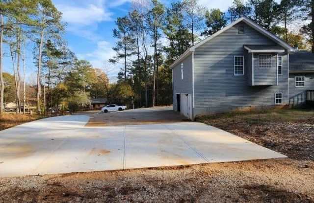 4872 Lewis Road Gallery 4