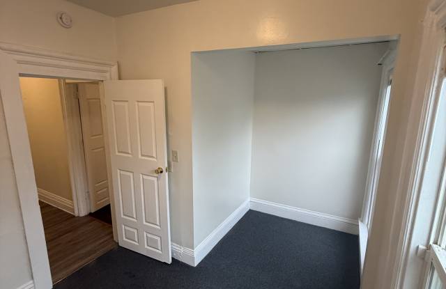1127 Ross Ave., 2 Gallery 4