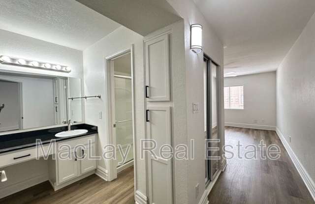 3825 E Camelback Rd Gallery 2