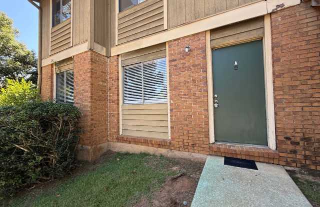 Downstairs unit off Mahan close to TMH!!! Gallery 1