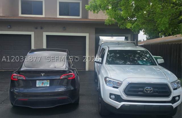 1461 SW 40th Ter photos photos