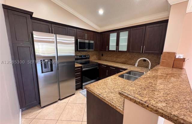 211 SW 95th Ter photos photos 211 SW 95th Ter photos photos
