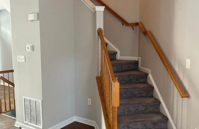 9602 WOODVIEW Drive Gallery 4