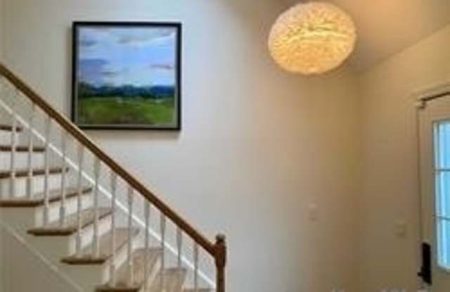 2421 Noyac Road Gallery 2