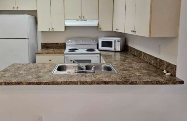 18324 Northwest 68th Avenue photos photos