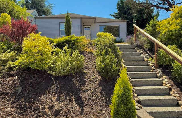 Renovated 2 Bedroom Home in Rainier Beach – Modern Comfort  Prime Location photos photos