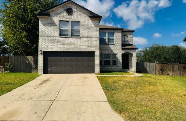 Spacious 3-Bed 2.5-Bath w/Bonus Room on the Northeast Side (inside 1604) Gallery 1