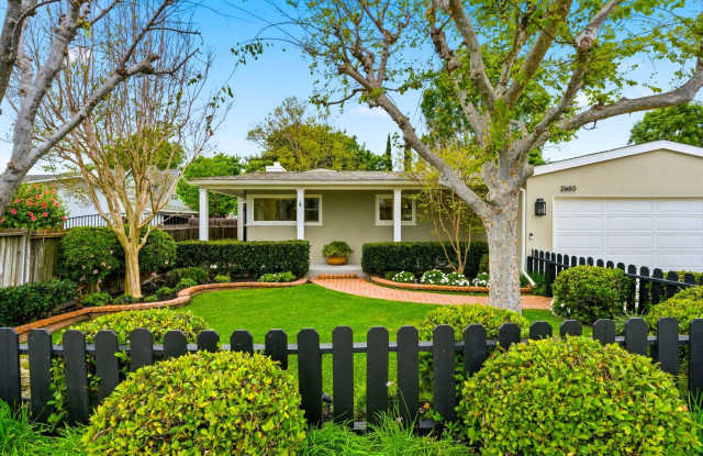 Charming Remodeled Costa Mesa Home Near Back Bay & 17th Street – Designer Kitchen & Lush Outdoor Spaces photos photos