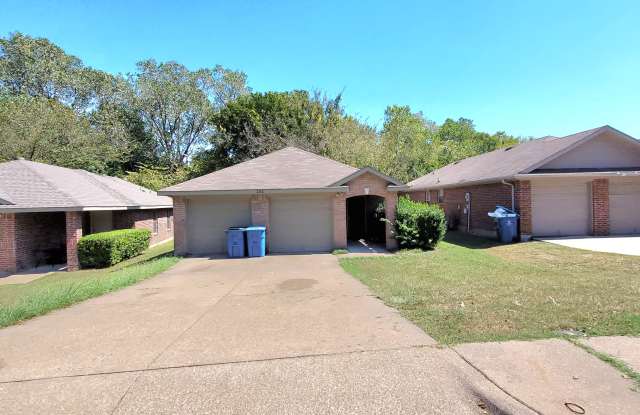 206 Alpine - 206 Alpine Drive, DeSoto, TX 75115