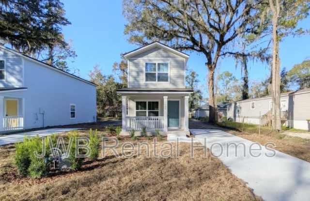 7954 Harding Ave photos photos