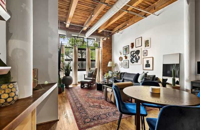 331 S Peoria Street Gallery 3