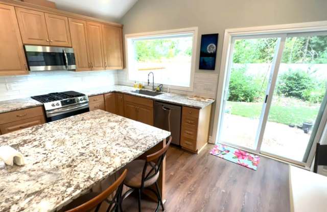 New Custom 2 Bed 2 Bath Furnished photos photos