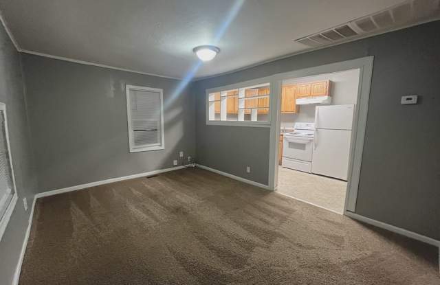 LEASING Gallery 3