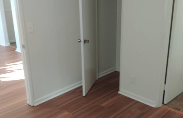 424 Ponoma Street photos photos