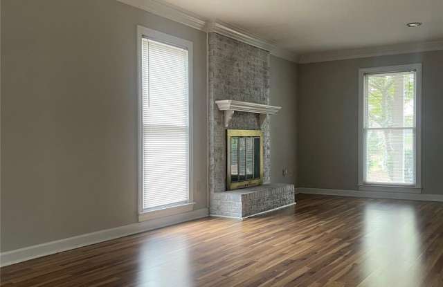 2452 Lynbridge Drive Gallery 4