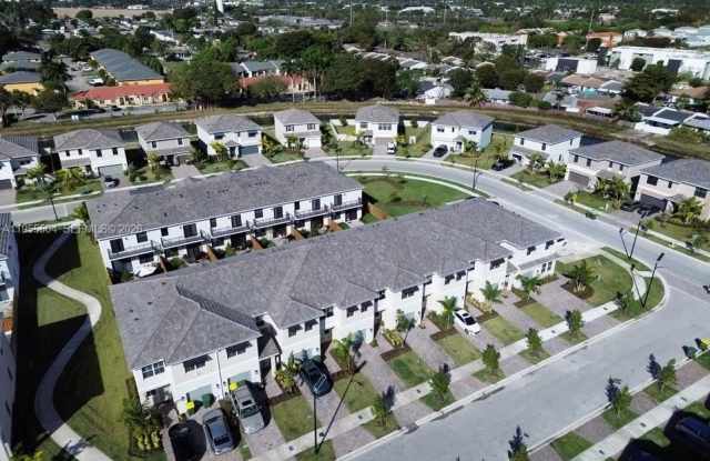 184 NE 13th Ter photos photos