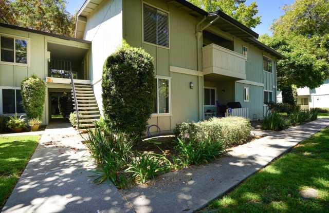 Nicely Updated Condo in Central Mountain View Location! Gallery 4