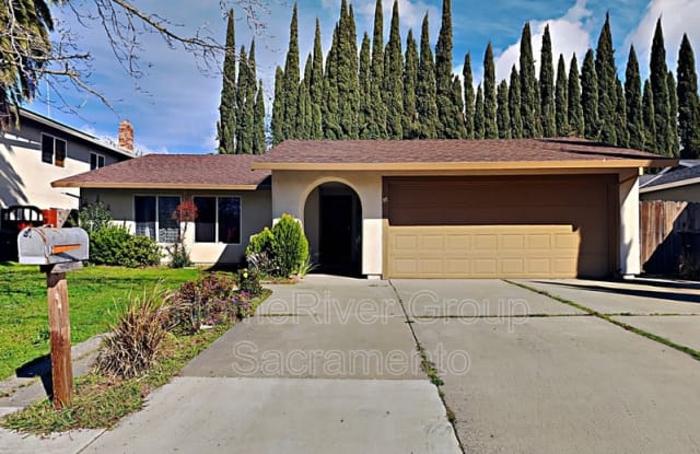 38 De Fer Cir - 38 De Fer Circle, Sacramento, CA 95823 38 De Fer Cir - 38 De Fer Circle, Sacramento, CA 95823